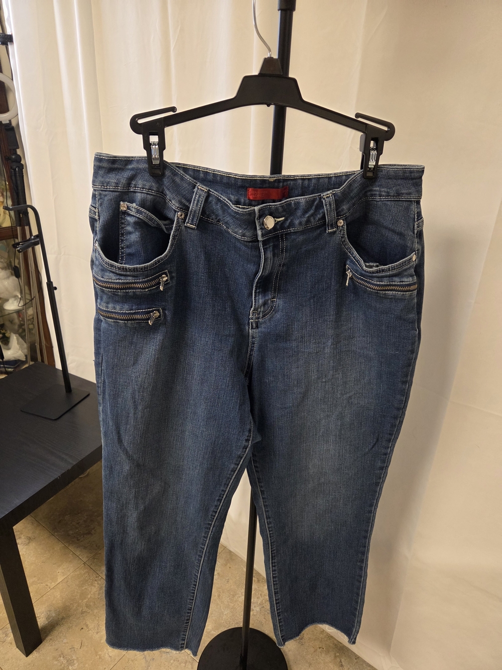 Dark Blue Women’s Jeans with Zip Pocket Details